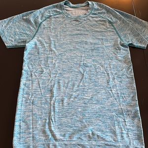 Euc mens lululemon metal vent short sleeve xs blue/white